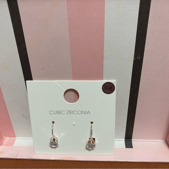 NWT- Forever 21- rise and shine- round drop earrings - clear/silver - Picture 2 of 5